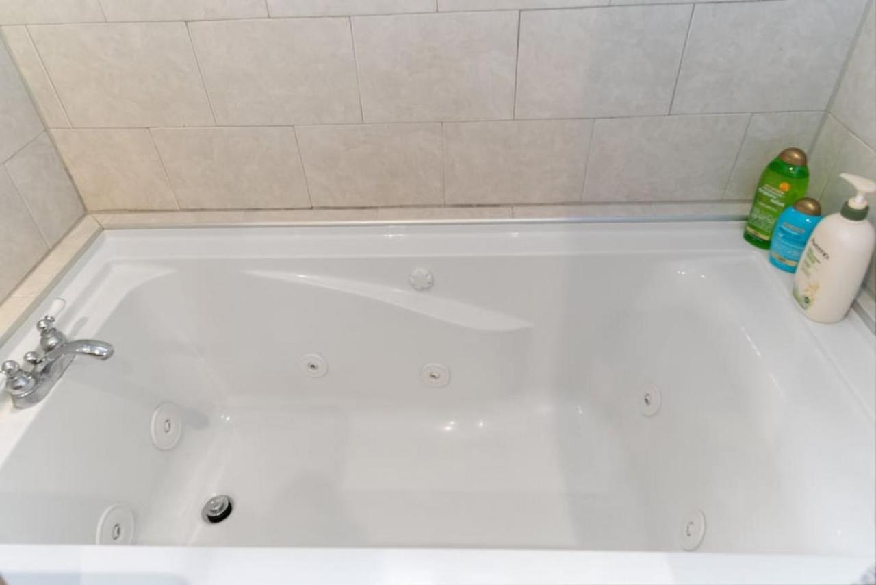 Stylish Rowhome-Fishtown-Near Shops فيلادلفيا المظهر الخارجي الصورة